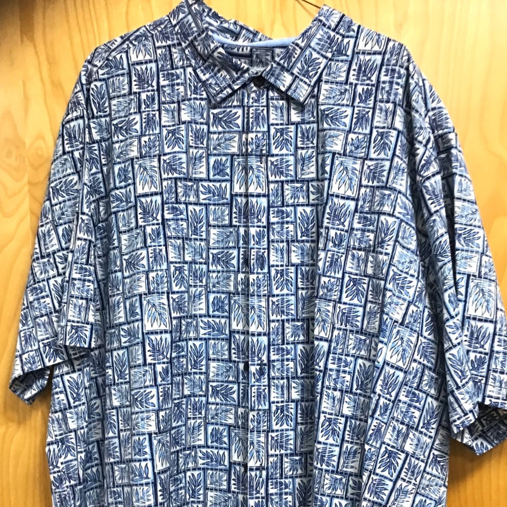 Tommy Bahama short sleeve palm leaf design in Size XXXL